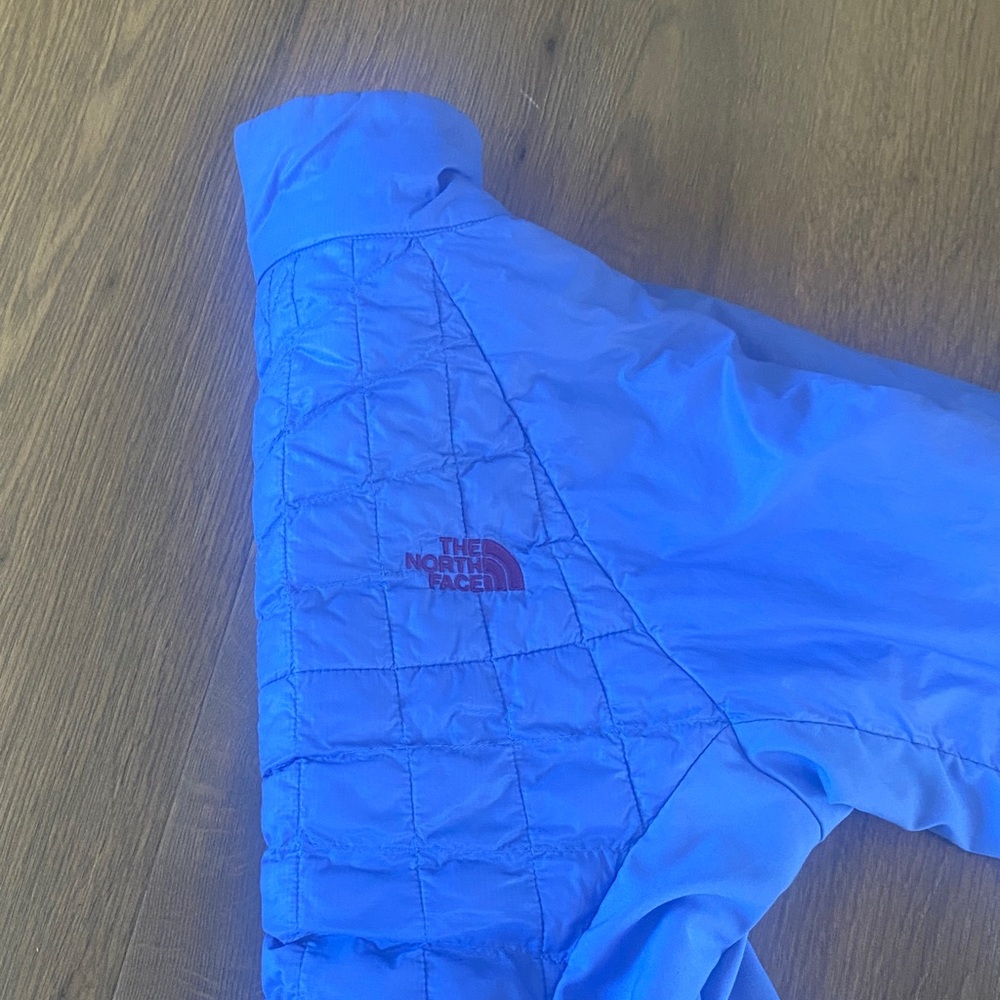 The North Face womens Purple Puffer Jacket - Picture 5 of 5